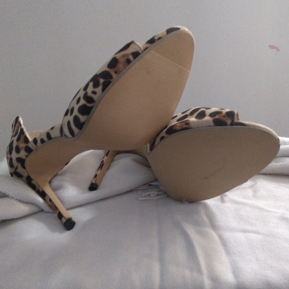 LEOPARD PRINT PUMPS - Picture 3 of 4